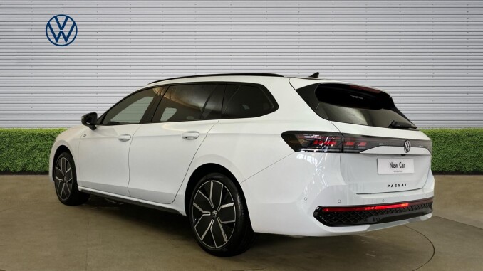 Volkswagen Passat 1.5 eTSI R-Line 5dr DSG Petrol Estate - Image 3